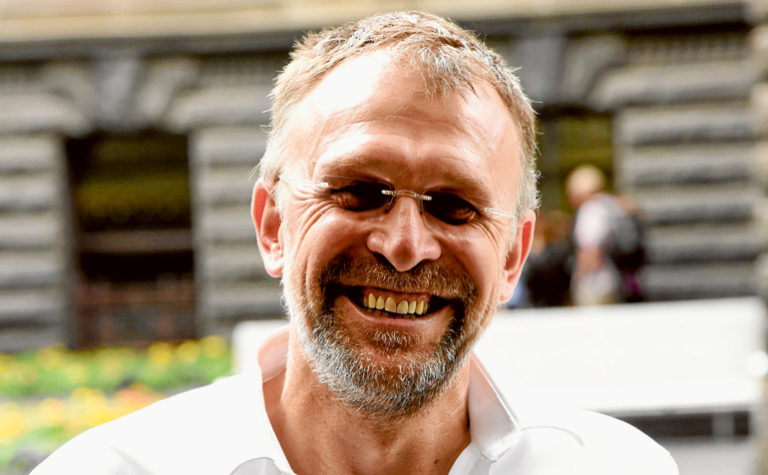 Australia’s first solar energy retailer launch sets new global equity crowdfunding record