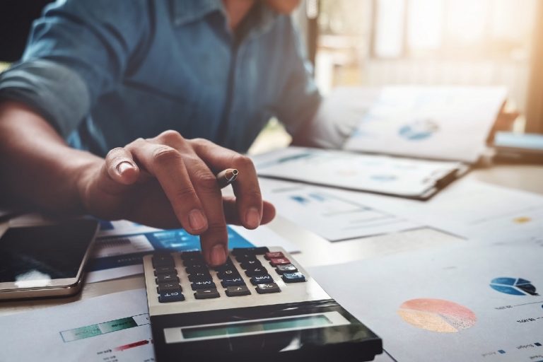 Simple tips for managing your finances when indulging in self-employment