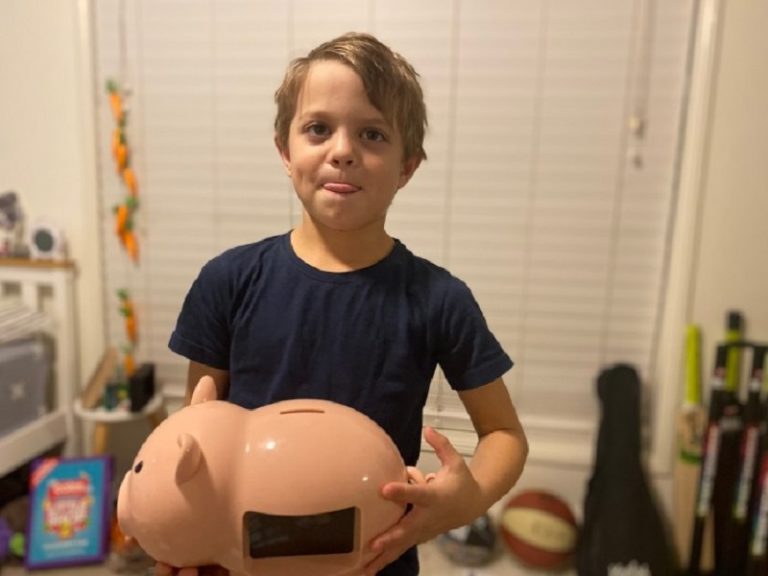 Penny the Pig: World’s pioneering kid-friendly Bitcoin piggy bank unveiled.